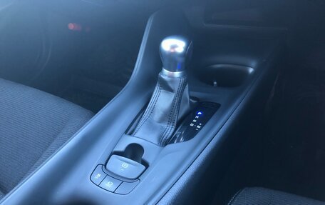 Toyota C-HR I рестайлинг, 2018 год, 1 795 000 рублей, 15 фотография