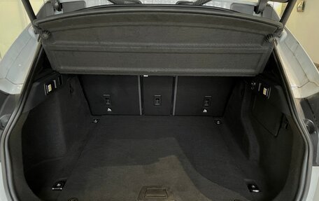 Jaguar F-Pace, 2016 год, 2 350 000 рублей, 21 фотография