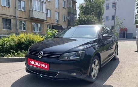 Volkswagen Jetta VI, 2014 год, 1 090 000 рублей, 2 фотография