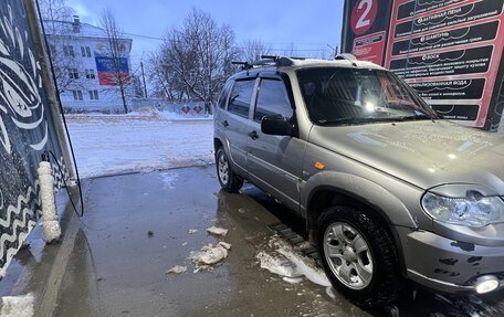 Chevrolet Niva I рестайлинг, 2010 год, 450 000 рублей, 4 фотография
