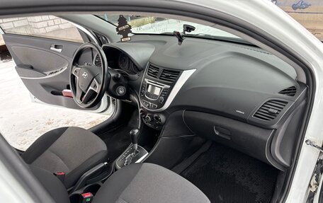 Hyundai Solaris II рестайлинг, 2013 год, 975 000 рублей, 5 фотография