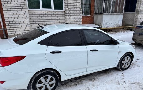 Hyundai Solaris II рестайлинг, 2013 год, 975 000 рублей, 3 фотография