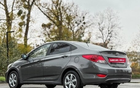 Hyundai Solaris II рестайлинг, 2012 год, 700 000 рублей, 4 фотография