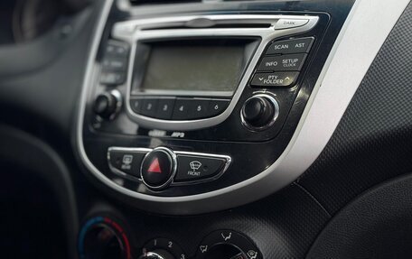 Hyundai Solaris II рестайлинг, 2012 год, 700 000 рублей, 14 фотография