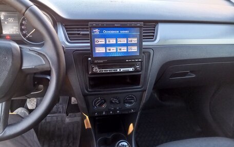 Skoda Rapid I, 2015 год, 698 000 рублей, 10 фотография