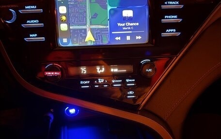 Toyota Camry, 2018 год, 2 600 000 рублей, 9 фотография