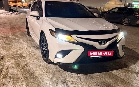 Toyota Camry, 2018 год, 2 600 000 рублей, 13 фотография