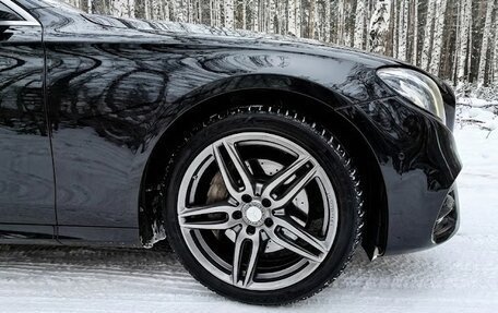 Mercedes-Benz E-Класс, 2019 год, 2 500 000 рублей, 2 фотография