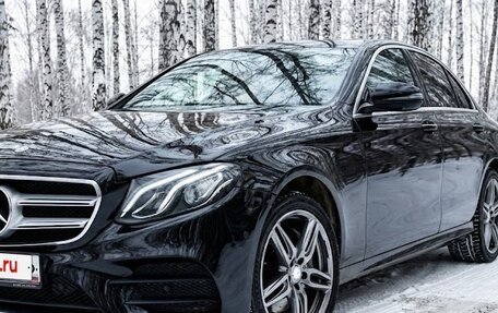 Mercedes-Benz E-Класс, 2019 год, 2 500 000 рублей, 6 фотография