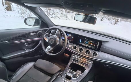 Mercedes-Benz E-Класс, 2019 год, 2 500 000 рублей, 11 фотография