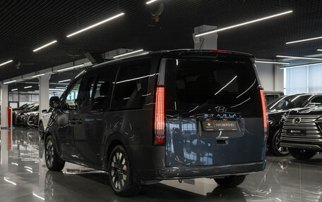 Hyundai Staria, 2022 год, 5 200 000 рублей, 4 фотография