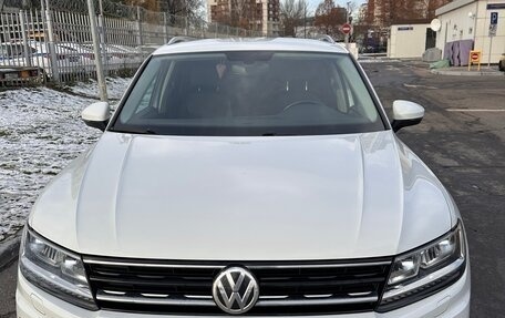 Volkswagen Tiguan II, 2018 год, 2 900 000 рублей, 1 фотография