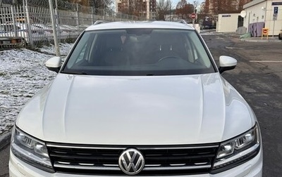 Volkswagen Tiguan II, 2018 год, 2 900 000 рублей, 1 фотография