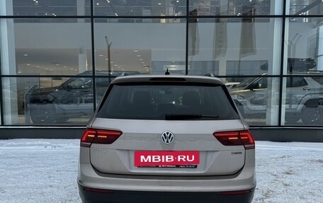 Volkswagen Tiguan II, 2019 год, 2 350 000 рублей, 11 фотография