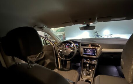 Volkswagen Tiguan II, 2018 год, 2 900 000 рублей, 8 фотография