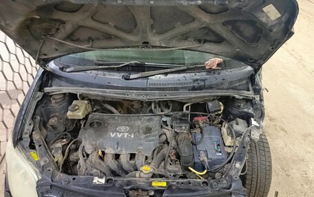 Toyota Ist II, 2002 год, 200 000 рублей, 11 фотография