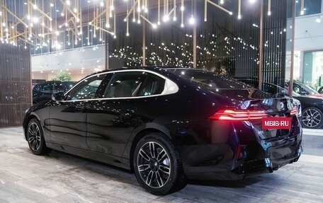 BMW 5 серия, 2025 год, 8 590 000 рублей, 3 фотография