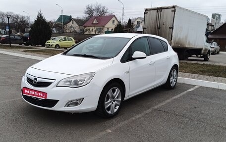 Opel Astra J, 2012 год, 650 000 рублей, 1 фотография
