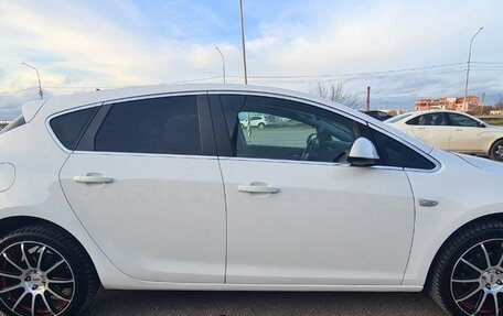 Opel Astra J, 2011 год, 820 000 рублей, 6 фотография