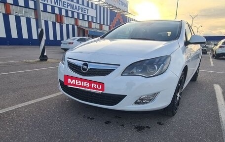 Opel Astra J, 2011 год, 820 000 рублей, 3 фотография