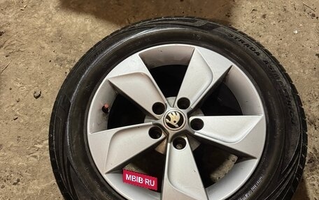 Skoda Yeti I рестайлинг, 2013 год, 1 500 000 рублей, 23 фотография