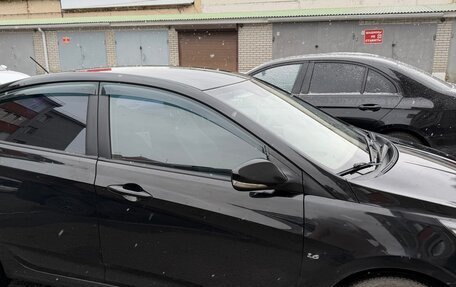 Hyundai Solaris II рестайлинг, 2011 год, 2 фотография