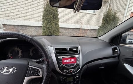 Hyundai Solaris II рестайлинг, 2011 год, 10 фотография