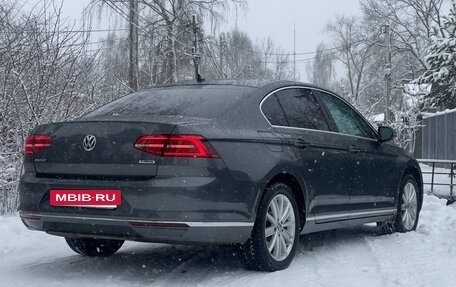 Volkswagen Passat B8 рестайлинг, 2017 год, 1 670 000 рублей, 3 фотография