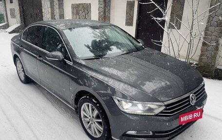 Volkswagen Passat B8 рестайлинг, 2017 год, 1 670 000 рублей, 2 фотография