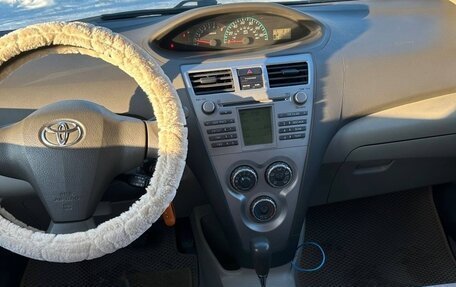 Toyota Yaris III рестайлинг, 2008 год, 730 000 рублей, 16 фотография