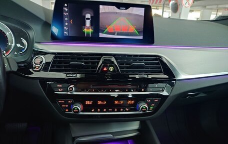 BMW 5 серия, 2018 год, 3 800 000 рублей, 10 фотография