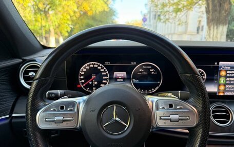 Mercedes-Benz E-Класс, 2019 год, 3 000 000 рублей, 11 фотография