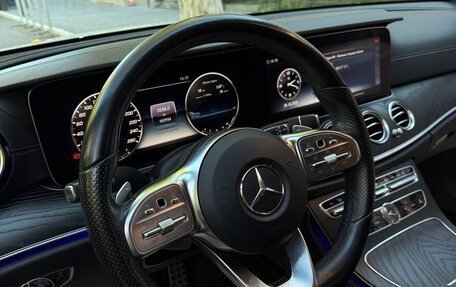 Mercedes-Benz E-Класс, 2019 год, 3 000 000 рублей, 12 фотография