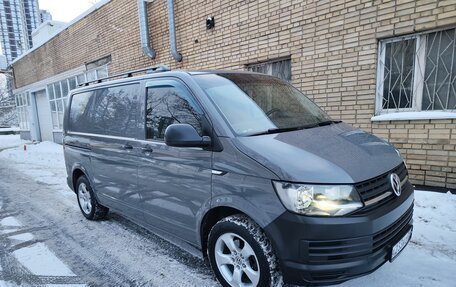 Volkswagen Transporter T6 рестайлинг, 2015 год, 2 600 000 рублей, 4 фотография