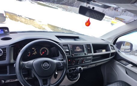 Volkswagen Transporter T6 рестайлинг, 2015 год, 2 600 000 рублей, 14 фотография