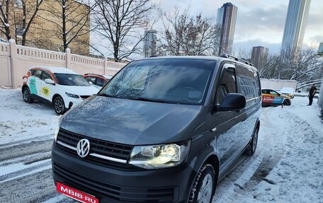 Volkswagen Transporter T6 рестайлинг, 2015 год, 2 600 000 рублей, 11 фотография