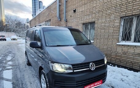 Volkswagen Transporter T6 рестайлинг, 2015 год, 2 600 000 рублей, 13 фотография