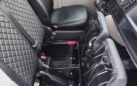 Volkswagen Transporter T6 рестайлинг, 2015 год, 2 600 000 рублей, 20 фотография