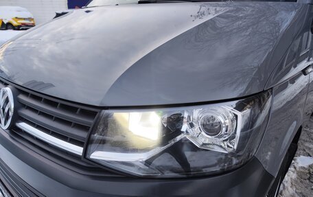 Volkswagen Transporter T6 рестайлинг, 2015 год, 2 600 000 рублей, 35 фотография