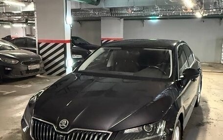 Skoda Superb III рестайлинг, 2017 год, 2 100 000 рублей, 3 фотография