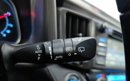 Toyota RAV4, 2015 год, 1 620 000 рублей, 21 фотография