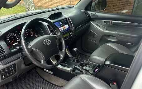 Toyota Land Cruiser Prado 120 рестайлинг, 2005 год, 1 700 000 рублей, 11 фотография