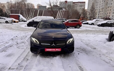 Mercedes-Benz E-Класс, 2020 год, 4 800 000 рублей, 1 фотография