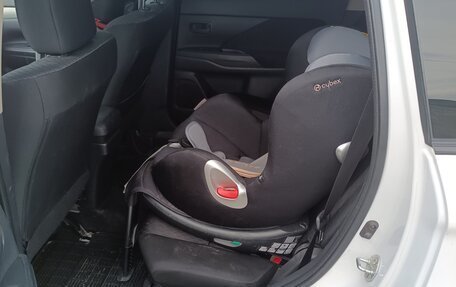 Mitsubishi Outlander III рестайлинг 3, 2013 год, 1 750 000 рублей, 8 фотография