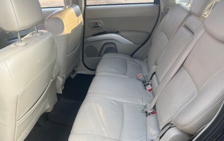 Mitsubishi Outlander III рестайлинг 3, 2008 год, 1 200 000 рублей, 13 фотография