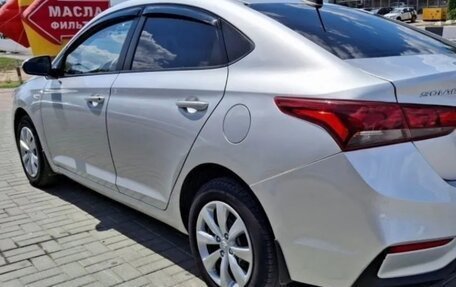 Hyundai Solaris II рестайлинг, 2018 год, 1 000 000 рублей, 5 фотография