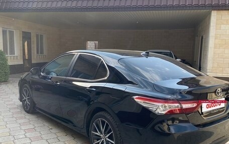 Toyota Camry, 2018 год, 2 000 000 рублей, 3 фотография