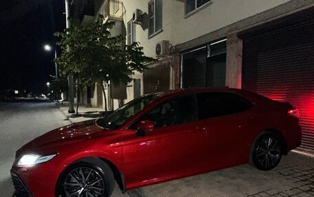 Toyota Camry, 2021 год, 3 300 000 рублей, 4 фотография