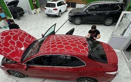 Toyota Camry, 2021 год, 3 300 000 рублей, 10 фотография