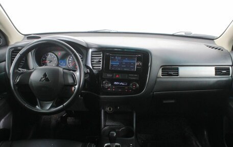 Mitsubishi Outlander III рестайлинг 3, 2016 год, 1 456 000 рублей, 12 фотография